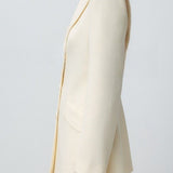 Blazer beige con cintura de encaje