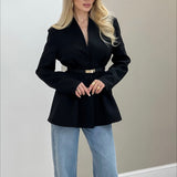 Blazer ajustado con cinturón