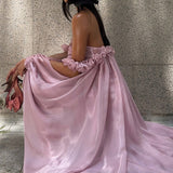 Vestido mini bandeau fluido con dobladillo asimétrico tipo tulipán