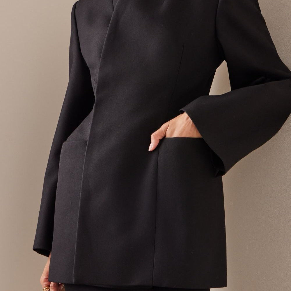 Blazer de manga larga con cuello alto