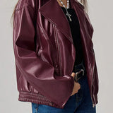 Chaqueta de cuero de gran tamaño con mangas largas