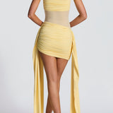 Vestido de noche de malla con patchwork sin tirantes