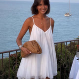 Vestido mini de tirantes liso, plisado y fluido