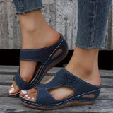 Sandalias de cuña para mujer - Piel perforada - Comodidad y amortiguación - Diseño floral abierto
