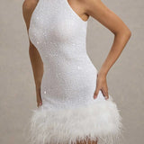 Vestido de noche ajustado con lentejuelas brillantes y esponjosas.