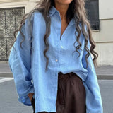 Una blusa relajada, sencilla y holgada, ideal para usar a diario.