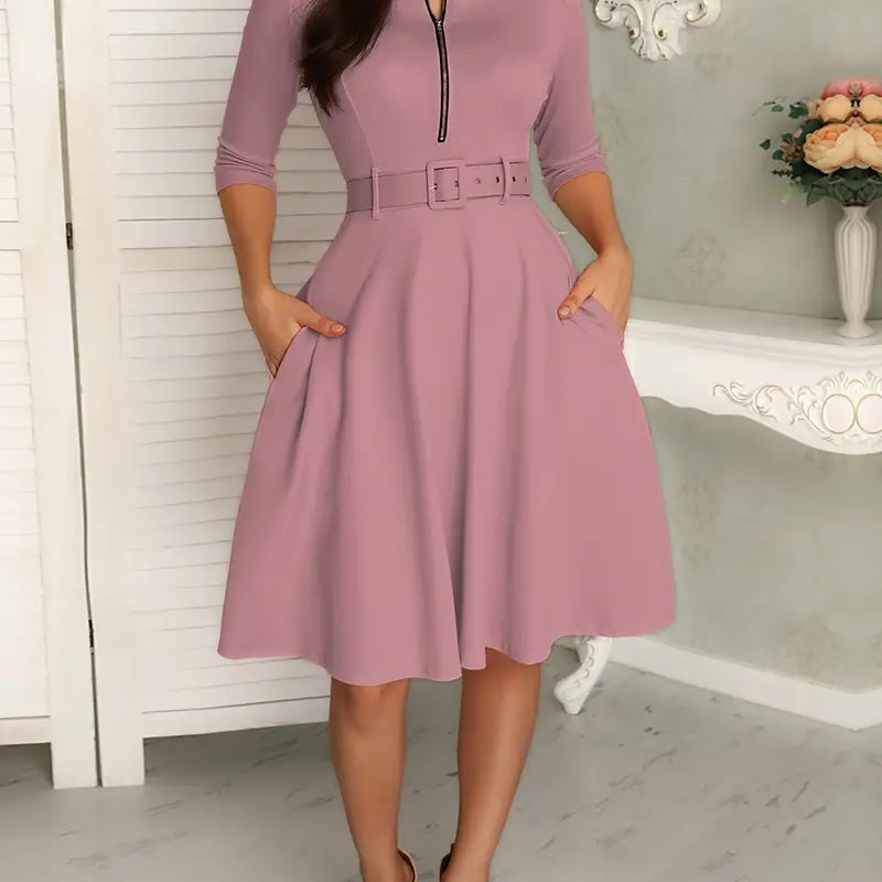 Vestido de mujer de corte A - Largo hasta la rodilla - Mangas 3/4 - Cuello redondo con cremallera - Cinturón ajustable