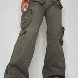 Pantalones cargo de mezclilla estilo streetwear de tiro bajo y múltiples bolsillos