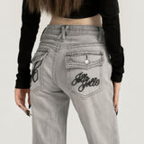Vaqueros bootcut ajustados y versátiles en gris humo