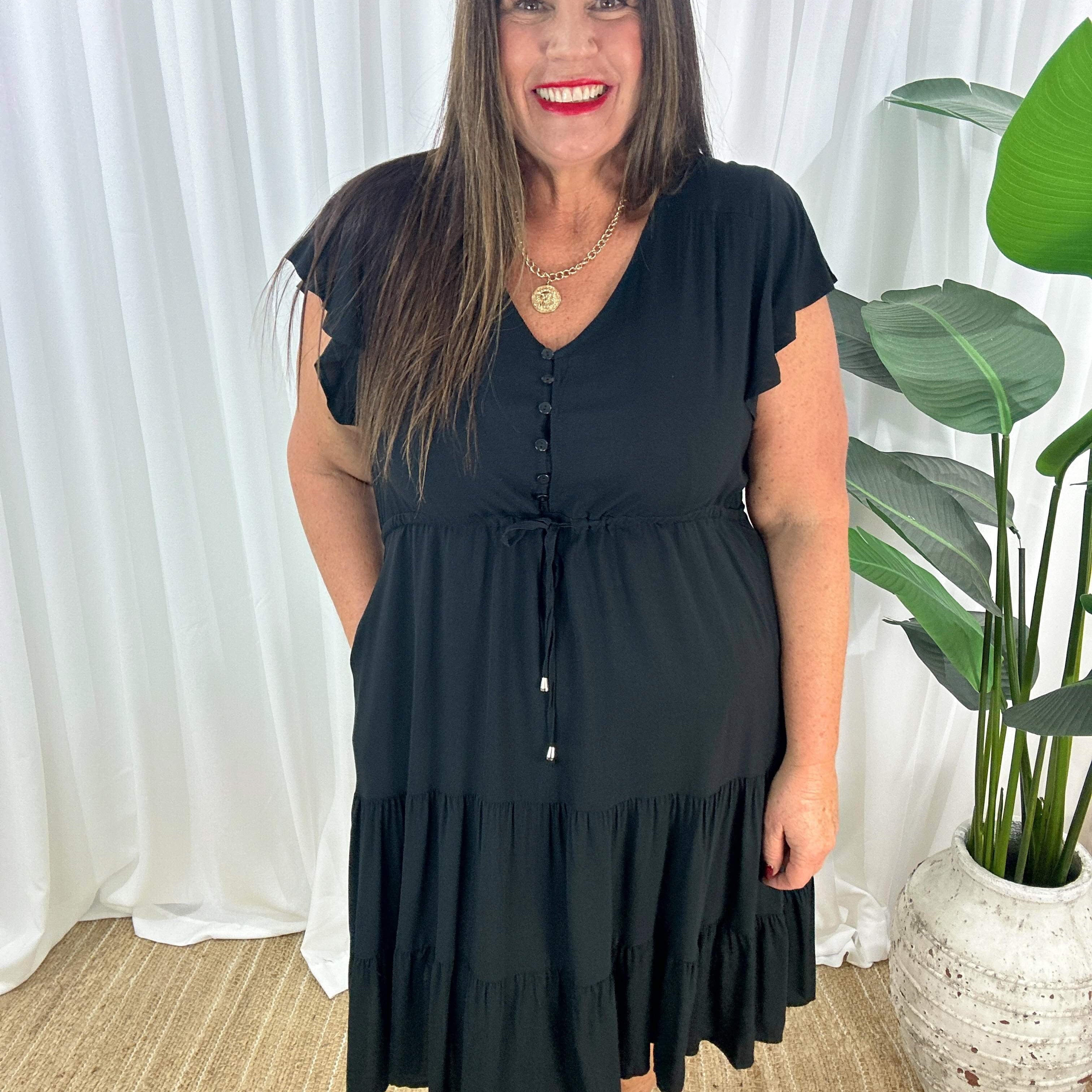 Vestido de mujer – Corte informal – Mangas con volantes – Cuello en V – Botones y cintura ajustable