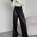 Pantalones anchos de piel sintética: máxima elegancia y comodidad.