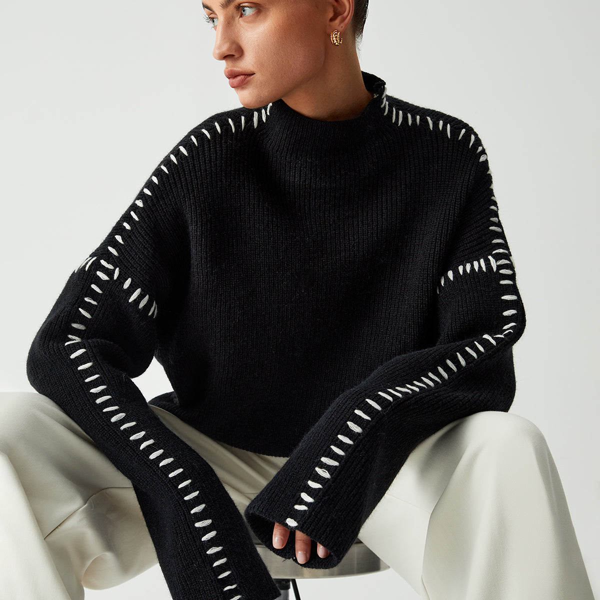 Alma | Suéter Oversize-Dolcevita con detalles de Piqué