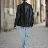 Atuendo elegante, chic y moderno para mujer.