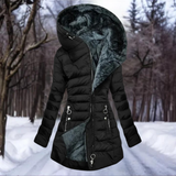 Abrigo de invierno de mujer elegante, suave y funcional.