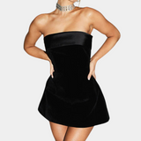 Minivestido de mujer – Terciopelo lujoso – Sin tirantes – Corte elegante y ajustado
