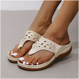 Sandalias para mujer – Diseño tipo chancla con tira para la puntera – Suela cómoda – Detalle de corte