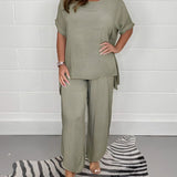 Conjunto informal para mujer: blusa holgada de manga corta y pantalones anchos de pierna ancha.