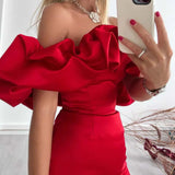 Vestido de mujer con hombros descubiertos - Elegantes volantes - Corte entallado - Largo mini
