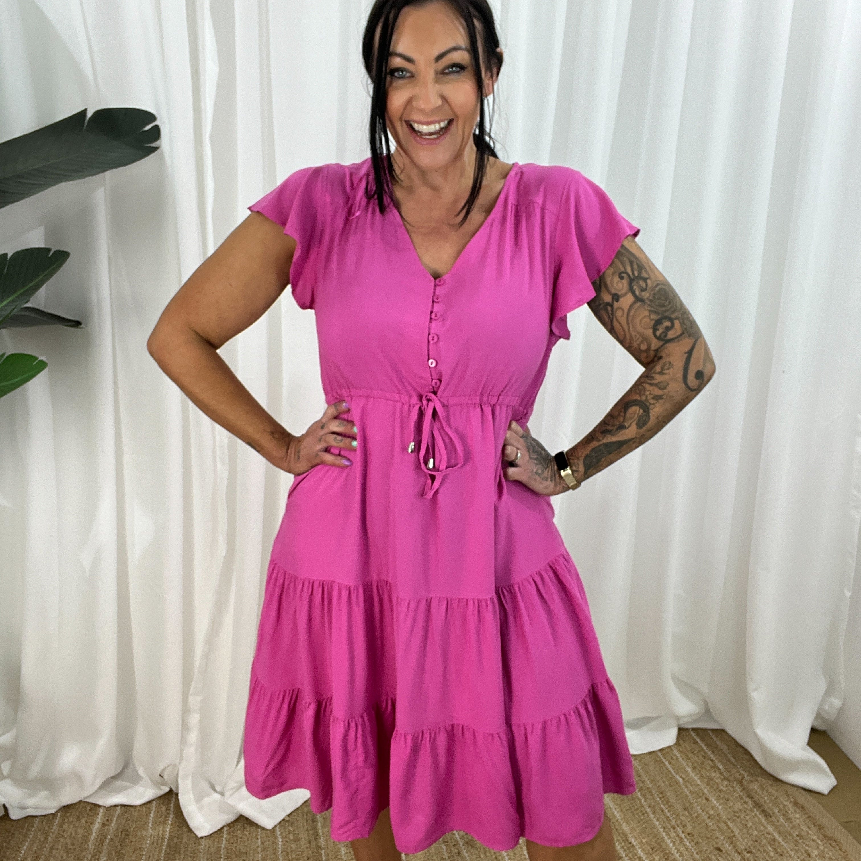 Vestido de mujer – Corte informal – Mangas con volantes – Cuello en V – Botones y cintura ajustable