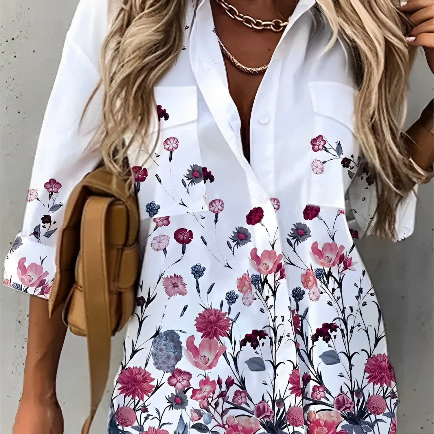 Iva - Blusas blancas de alta calidad con hermosos estampados.