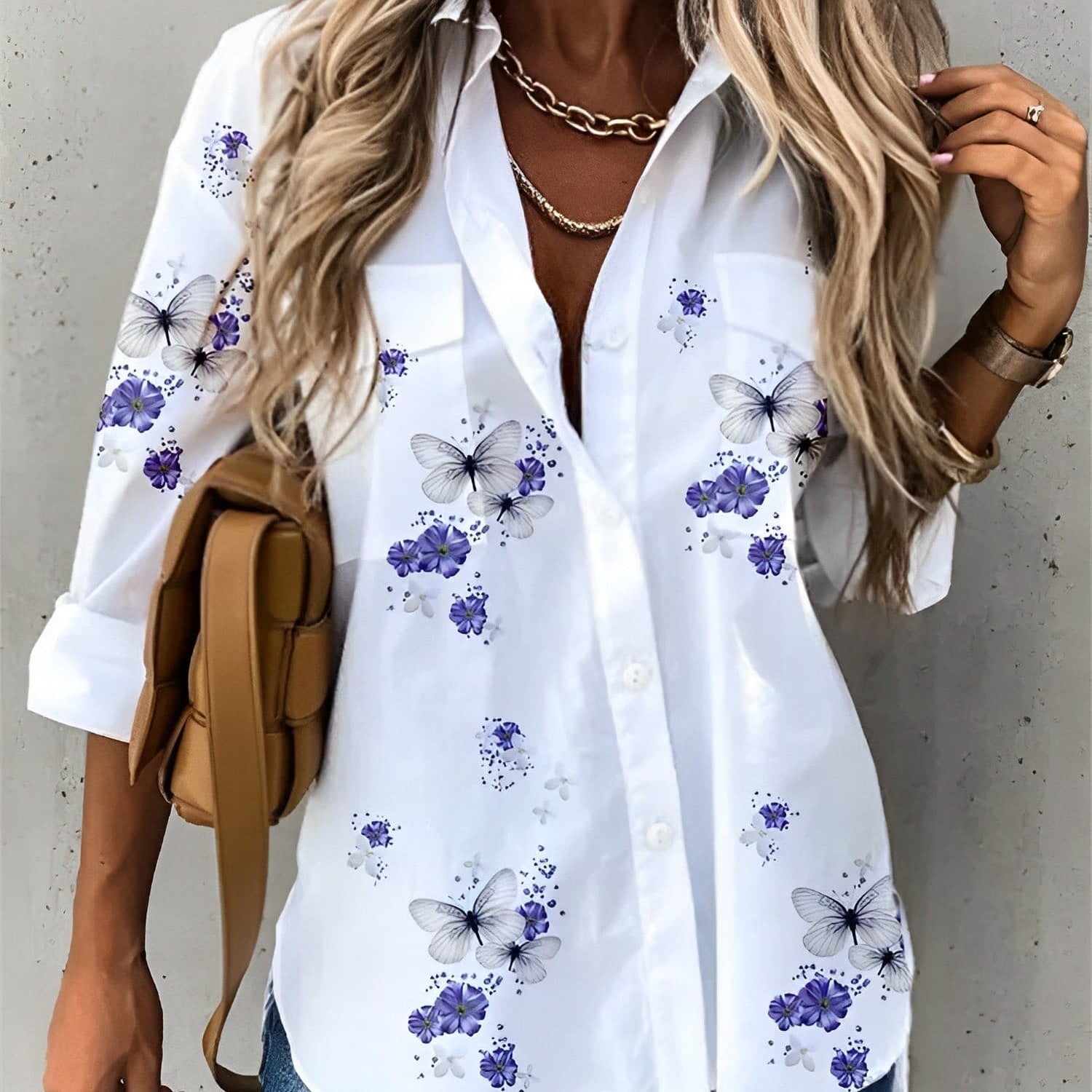 Iva - Blusas blancas de alta calidad con hermosos estampados.