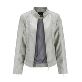 Chaqueta de cuero para mujer – Corte entallado – Hombros acolchados – Cuello alto – Bolsillos con cremallera