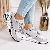 Zapatillas bajas para mujer – Suela gruesa – Estampado animal – Detalles reflectantes