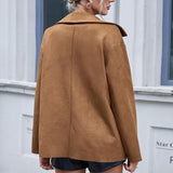 Elegante chaqueta de piel sintética para mujer.