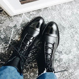 Botas de piel para mujer - Punta puntiaguda - Tacón bajo - Cordones ajustables - Cómodas