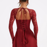 Minivestido de mujer – Corte entallado – Mangas largas de encaje – Escote corazón
