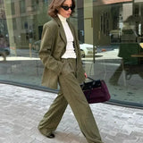 Conjunto de oficina de dos piezas: blazer con solapas, pantalón de manga larga y pantalón.