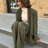 Conjunto de oficina de dos piezas: blazer con solapas, pantalón de manga larga y pantalón.