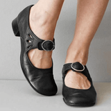 Sandalias de piel para mujer – Punta cerrada – Tacón bajo – Hebilla ajustable – Recortes