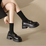 Mocasines de mujer – Suela gruesa – Detalle metálico – Acabado en piel – Fáciles de poner