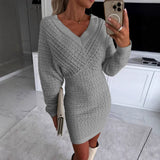 Vestido de mujer - Tejido de punto fino y elástico - Corte ajustado - Cuello en V - Mangas largas - Largo mini