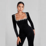 Mono de mujer – Corte entallado – Terciopelo lujoso – Cuello adornado – Mangas largas