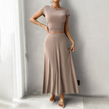 Conjunto de vestido para mujer: Top corto ajustado y fruncido, falda larga fluida y sin costuras.