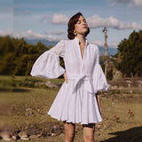 Vestido de mujer – Algodón ligero – Corte en A – Bordado de ojales – Mangas abullonadas