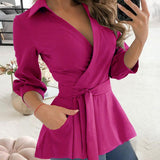 Blusa de mujer – Corte entallado – Mangas largas – Cuello camisero – Cinturón ajustable