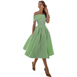 Vestido de mujer con hombros descubiertos - Corte entallado - Falda acampanada - Elegante y sofisticado
