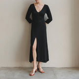 Vestido largo de mujer – Punto fino – Corte entallado – Abertura alta – Escote en pico