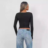Top de mujer – Cuello en V – Corte ajustado – Manga larga – Corto con detalle de giro