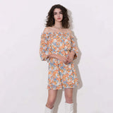 Vestido corto de mujer – hombros descubiertos – voile ligero – corte fluido – estampado floral