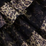 Falda corta con estampado de leopardo y lazo de encaje con volantes