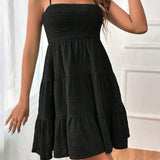 Vestido corto de mujer – Tirantes finos – Cuerpo fruncido – Falda evasé con volantes
