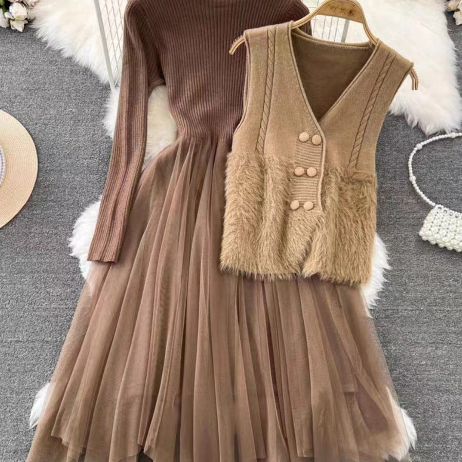 Vestido midi de dos piezas para mujer: top acanalado, falda de tul acampanada y chaleco sin mangas.