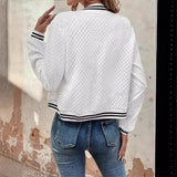 Chaqueta bomber para mujer – Tejido acolchado texturizado – Cuello alto – Corte holgado – Ribete de canalé