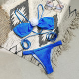 Bikini para mujer – Top bandeau – Tirantes cruzados – Detalle floral – Ajuste ajustable