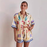 Conjunto de ropa de estar por casa para mujer – Tejido de satén suave – Corte holgado – Camisa de manga corta y pantalones cortos con cordón