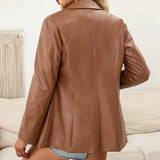 Gabardina de mujer – Corte entallado – Largo hasta la mitad del muslo – Cuello clásico con muesca
